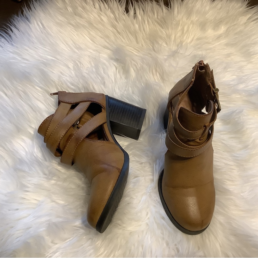 UNR8ED Ankle boots
